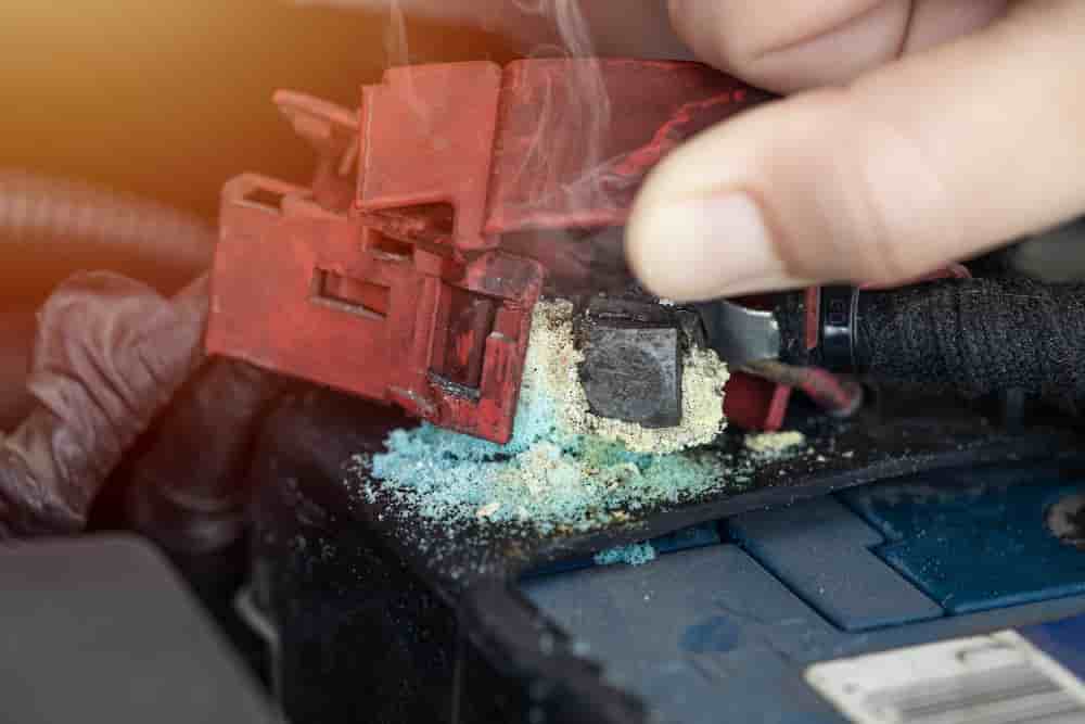 رسوب قطب های باتری ماشین
